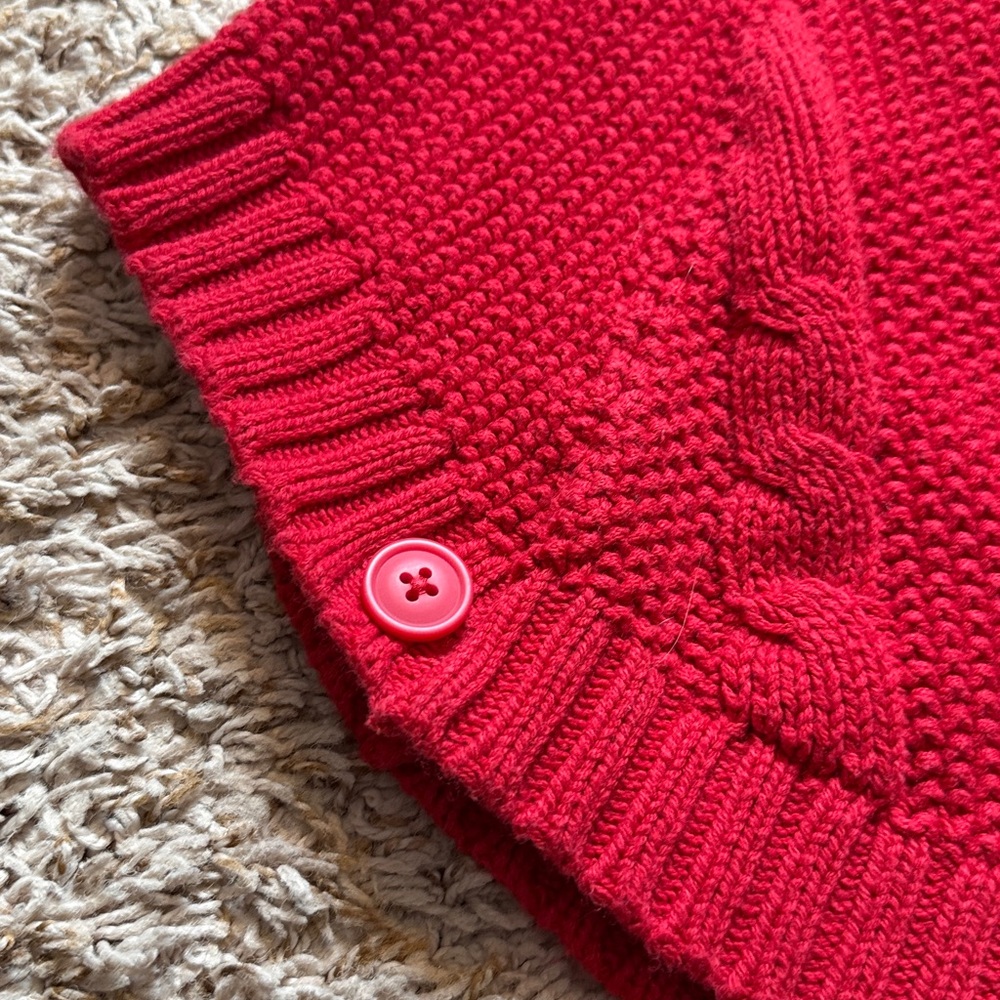 Size 5 red cable knit cape. Button on each side to create a space for each arm. - Picture 3 of 4
